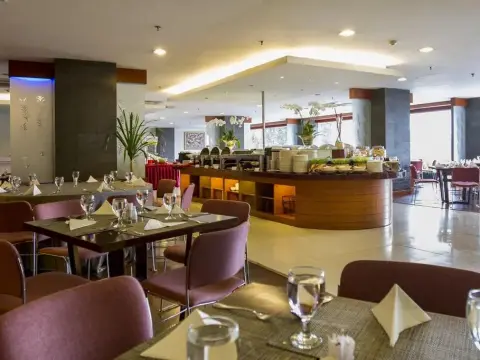 Lume'os Hotel Cempaka Putih - Photo 4