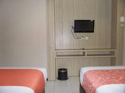 Luminor Hotel Jember by WH - фото 3