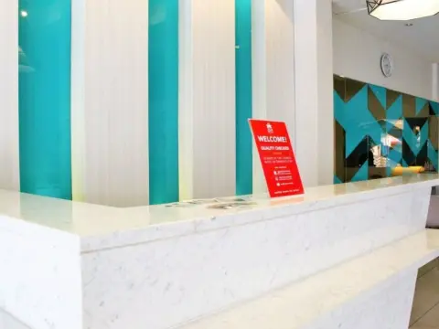 Makassar Beach Inn - Photo 1