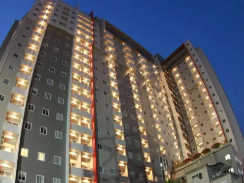 MG Suites Hotel Semarang - Photo 1
