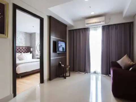 MG Suites Hotel Semarang - Photo 3