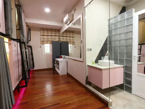 MM Capsule Hostel - Foto 3