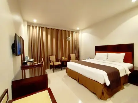 Narita Hotel Surabaya - Photo 3