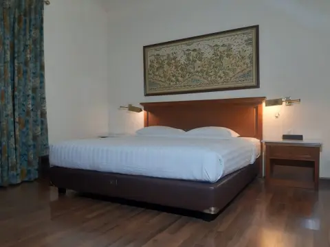 Narita Hotel Tulungagung - Photo 3