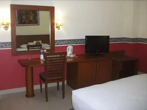 New Siliwangi Hotel & Restaurant - Photo 3