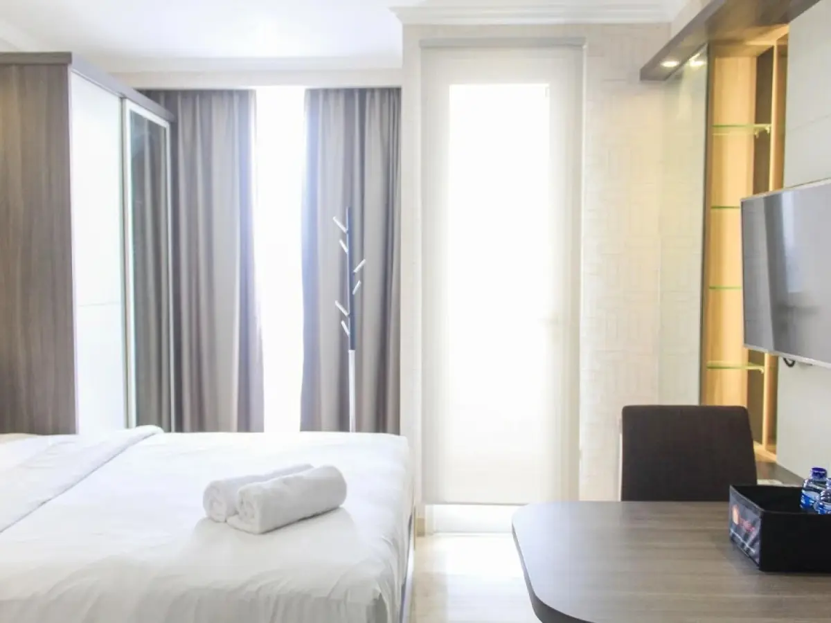 Nice And Fancy Studio Room At Menteng Park Apartment