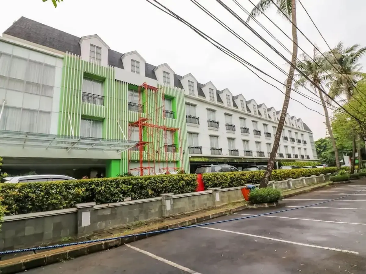 NIDA Rooms Tebet Pancoran Statue Dukuh Patra Raya