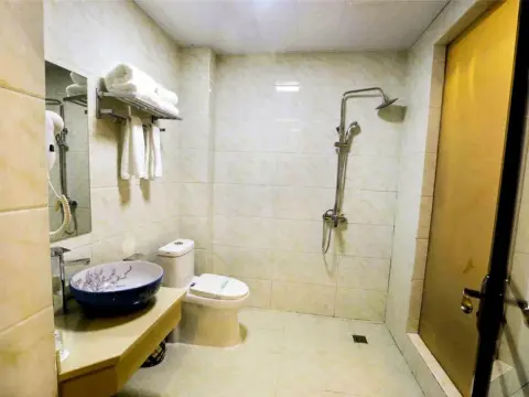 Nuka Beach Inn - Photo 4