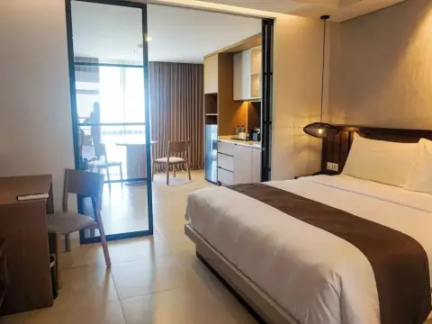 Nusa Dua Suites Bali powered by Cocotel - Photo 4