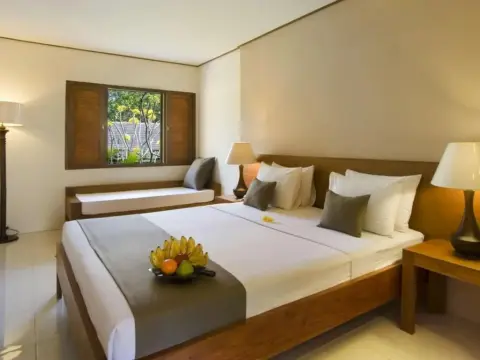 Nyiur Indah Beach Hotel - Photo 2