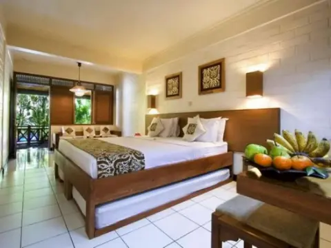 Nyiur Indah Beach Hotel - Photo 4