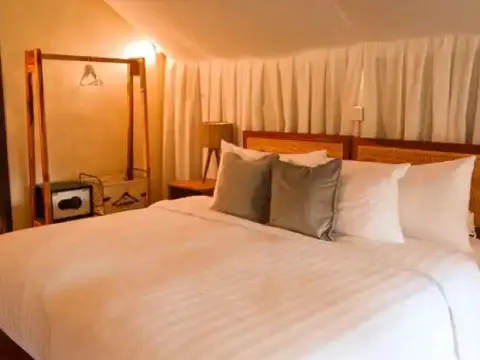 Oak Tree Glamping Resort - Photo 3