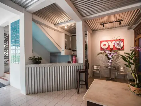 OYO 1001 Pulo Art Space Near Ciranjang ENT Hospital - Photo 2