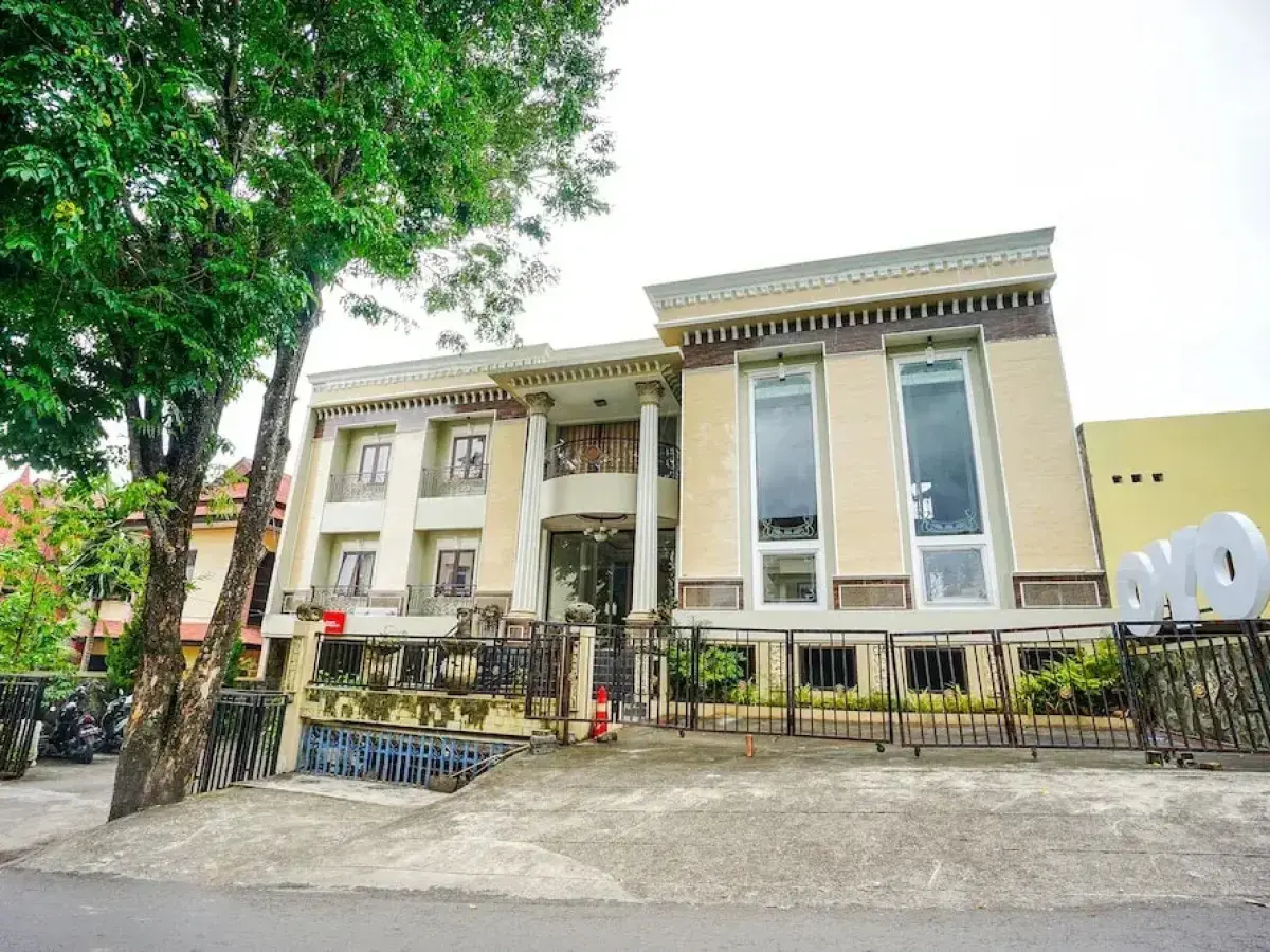 OYO 1062 Virginia Residence