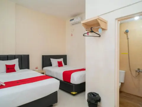 OYO 1293 Dei Residence Arjosari - Photo 3
