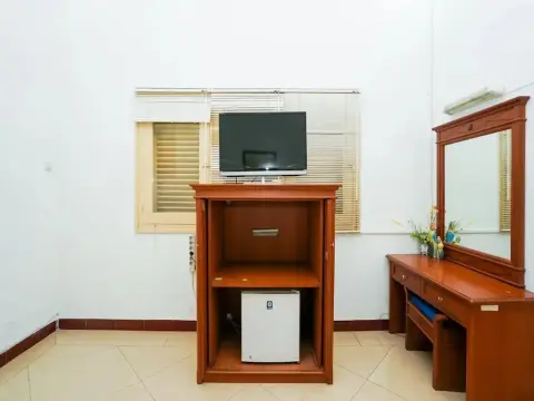 OYO 1346 Sinergi Hotel Gresik - Photo 4