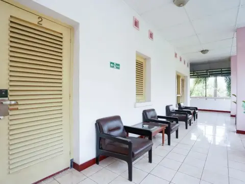 OYO 1346 Sinergi Hotel Gresik - Photo 1