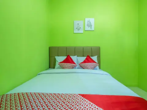 OYO 1399 Cemara Residence Syariah - Photo 2