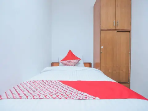 OYO 150 Harmoni Residence - Photo 4