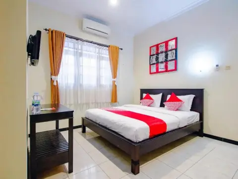 Oyo 1650 Griya Joglo Homestay - Photo 2