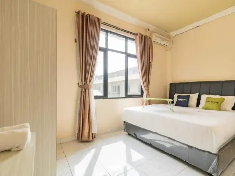 OYO 182 Nugraha Residence - Photo 3