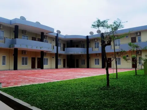 OYO 1927 The Village Syariah - Photo 1