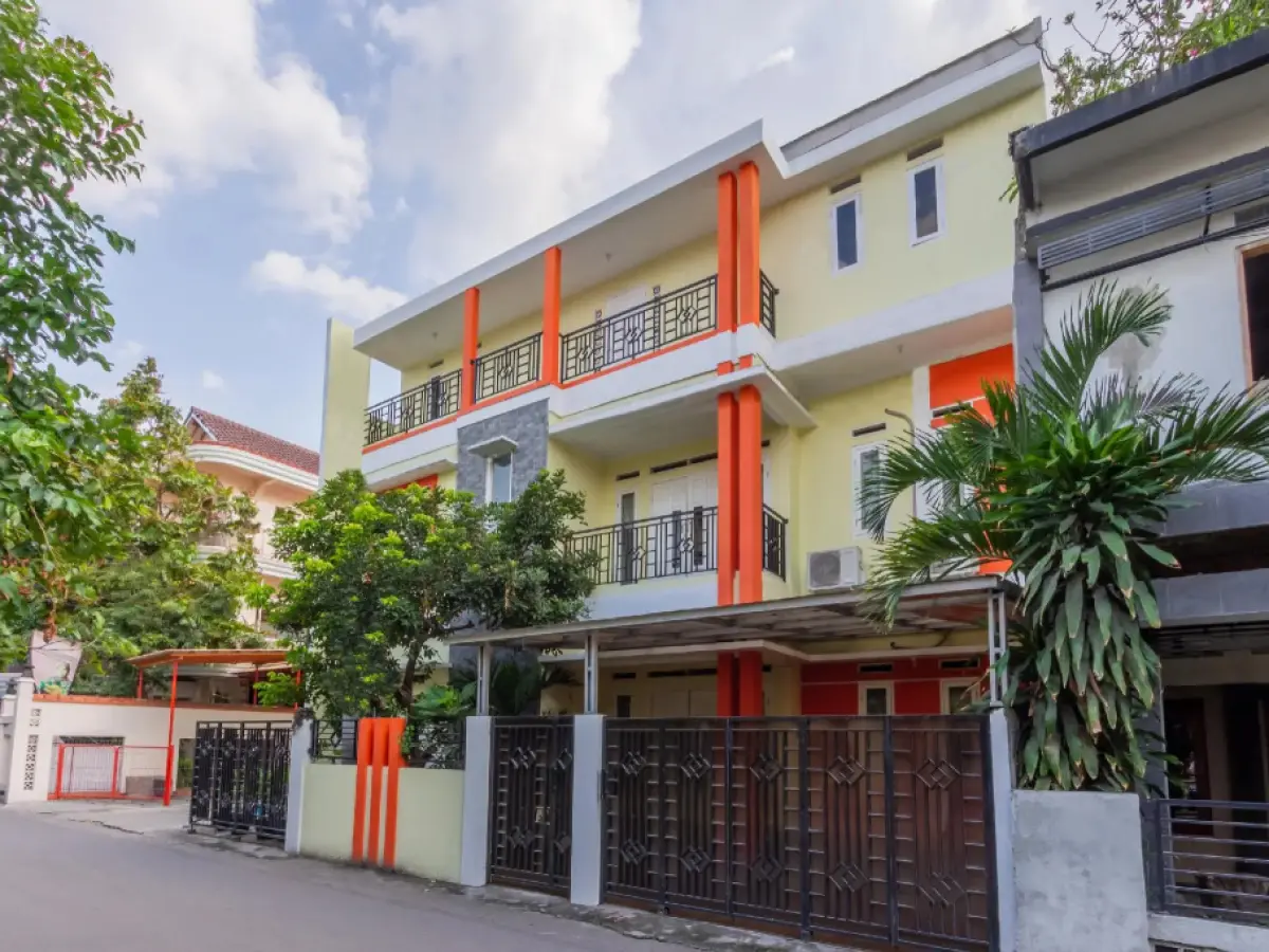 OYO 2008 Sellinas Family Residence Syariah