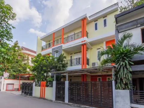 OYO 2008 Sellinas Family Residence Syariah - Photo 1
