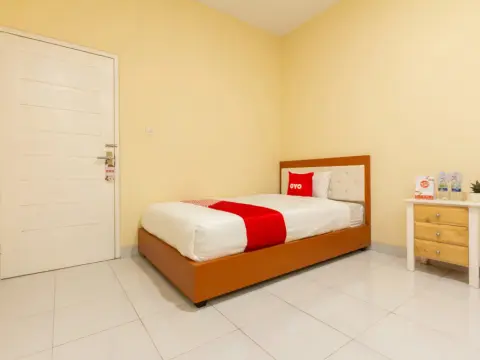 OYO 2008 Sellinas Family Residence Syariah - Photo 2