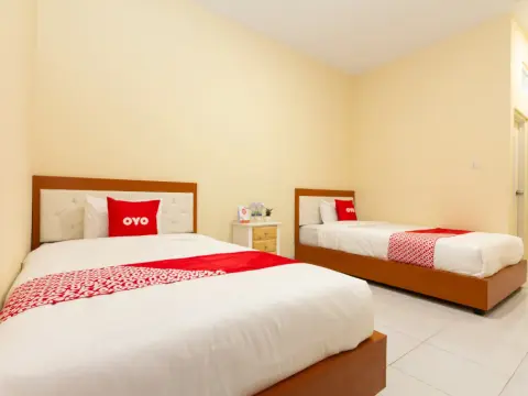 OYO 2008 Sellinas Family Residence Syariah - Photo 3