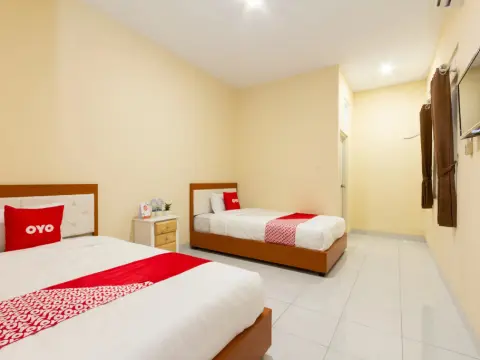 OYO 2008 Sellinas Family Residence Syariah - Photo 4