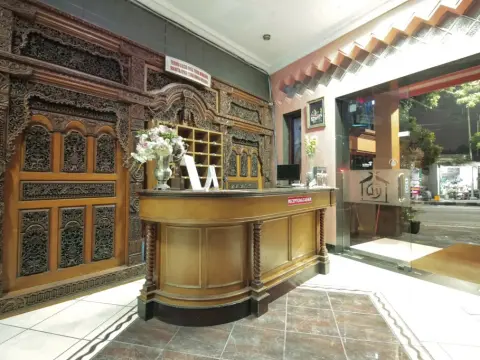 OYO 228 Hotel Lodaya - Photo 2
