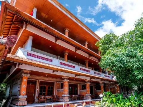 OYO 2411 Taman Mekar Beach Inn 2 - Photo 1