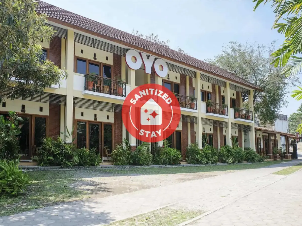 OYO 261 Sasono Putro Guest House