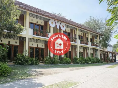OYO 261 Sasono Putro Guest House - Photo 1