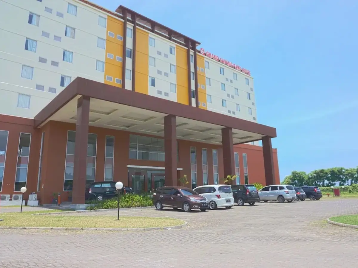 OYO 3269 Hotel Grand Sayang Park Makassar