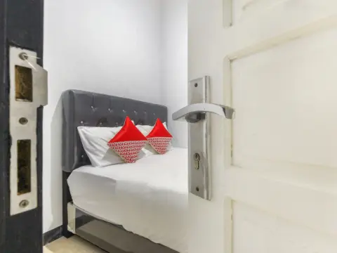 OYO 3399 Gea Guest HouseNearGramedia Mall - Photo 4