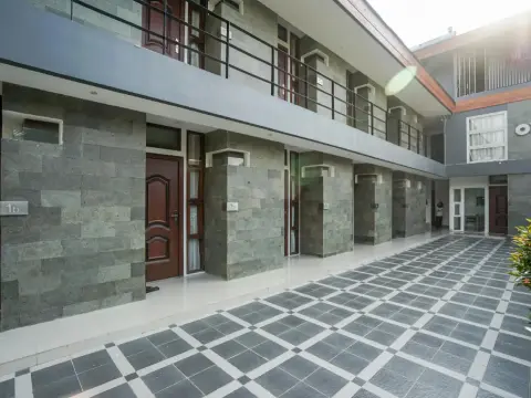 OYO 343 Lawang15 Syariah - Photo 1