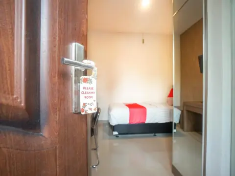 OYO 343 Lawang15 Syariah - Photo 4