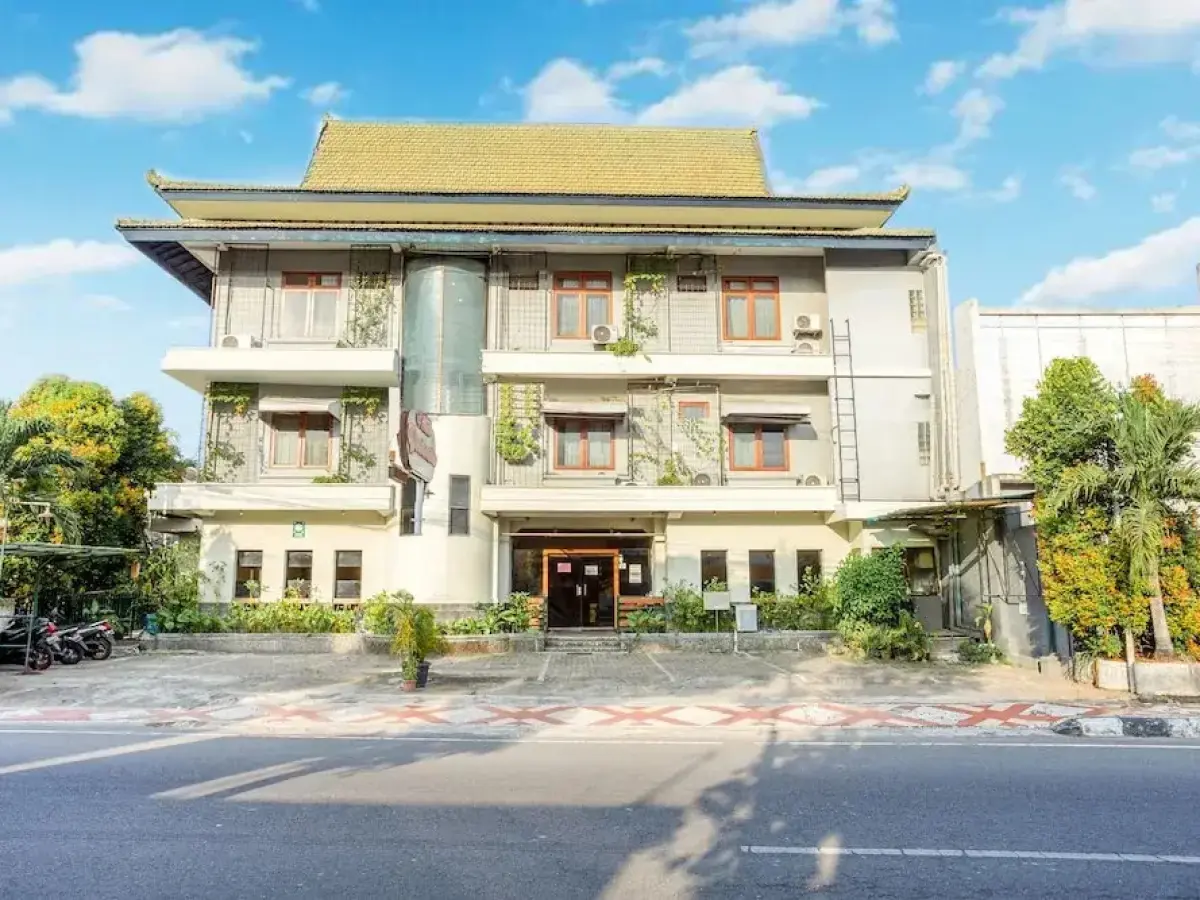 OYO 3819 Hotel Winotosastro