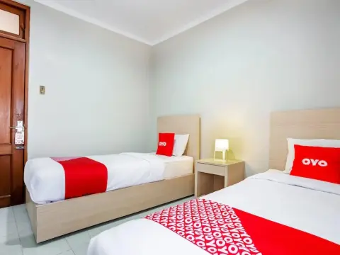 OYO 3819 Hotel Winotosastro - Photo 4