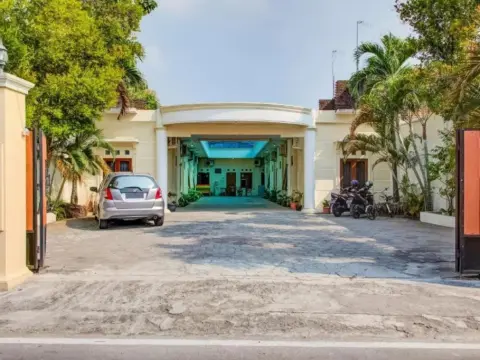 OYO 3831 Pelangi Residence Syariah - Photo 1