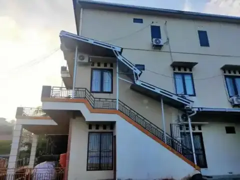 OYO 3948 Kenangan Syariah Guest House - Photo 1