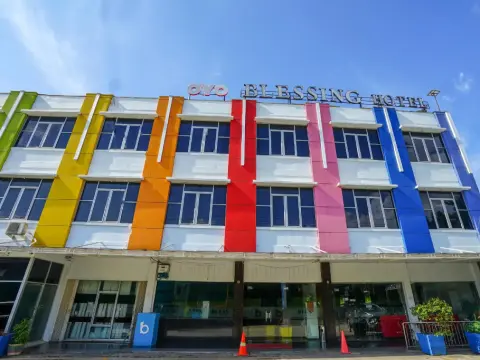 OYO 575 Blessing Hotel - Photo 1