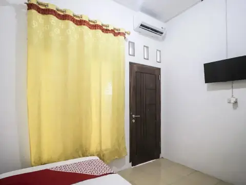 Oyo 659 Kost And Home Stay Wisma Mulia - Photo 3