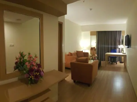 OYO 666 D' Grande Hotel Batam - Photo 3