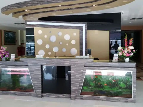 OYO 666 D' Grande Hotel Batam - Photo 2