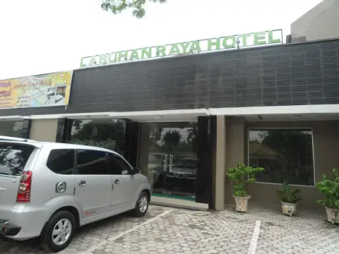 Oyo 741 Hotel Labuhan Raya - Photo 1