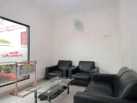 OYO 765 Wisma Andalas Asri Syariah - Photo 4