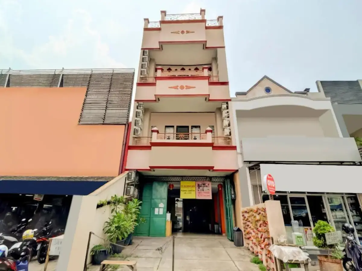 OYO 90048 Teratai Bekasi Guesthouse